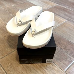 J.Crew size 10 Leather Thong Sandal New in Box